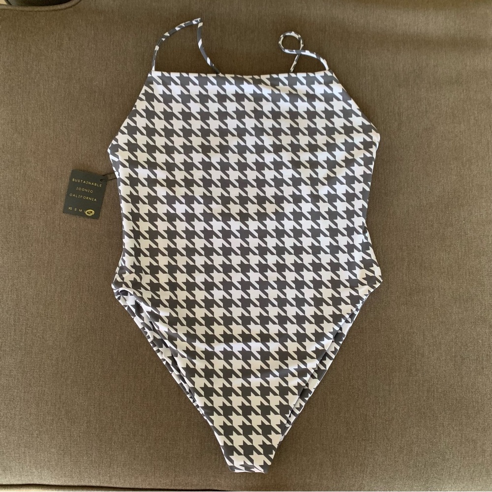 DONATED | SKATIE | Resa one piece in Trestles, XL